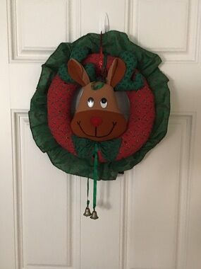 Vintage Handmade Holiday Reindeer Wreath with Green Ruffle ##